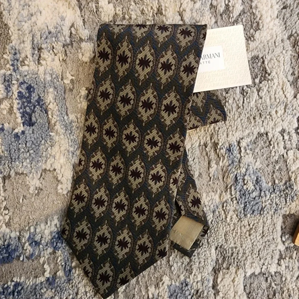 NWT Giorgio Armani 100% silk‎ tie.